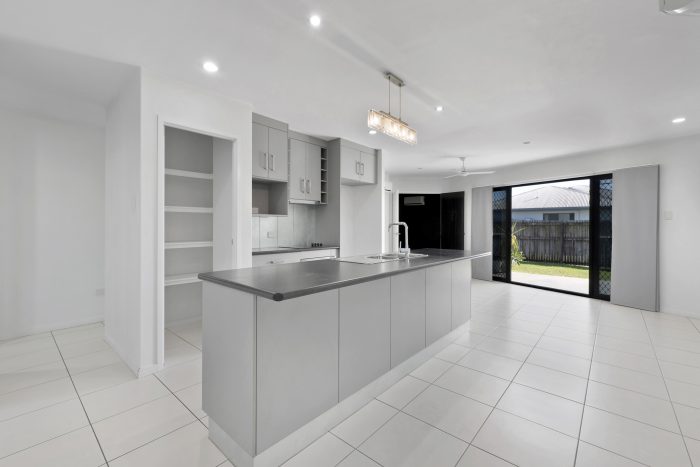 11 Lancaster Way Ooralea QLD 4740 Australia