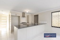 Unit 6/13 Craig St Mundaring WA 6073 Australia