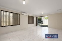 Unit 6/13 Craig St Mundaring WA 6073 Australia
