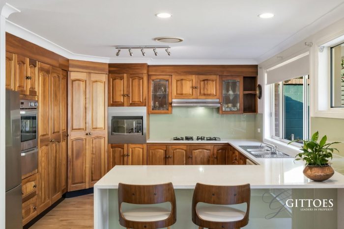 13 Redgrove St Green Point NSW 2251 Australia