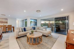 4 Sarra Pl Bundaberg East QLD 4670 Australia