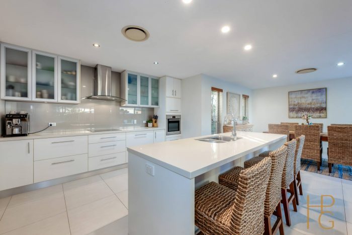 4 Sarra Pl Bundaberg East QLD 4670 Australia