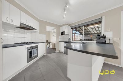 1 Shadi Ct Cranbourne West VIC 3977