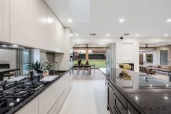 4 Stirling St Tusmore SA 5065 Australia