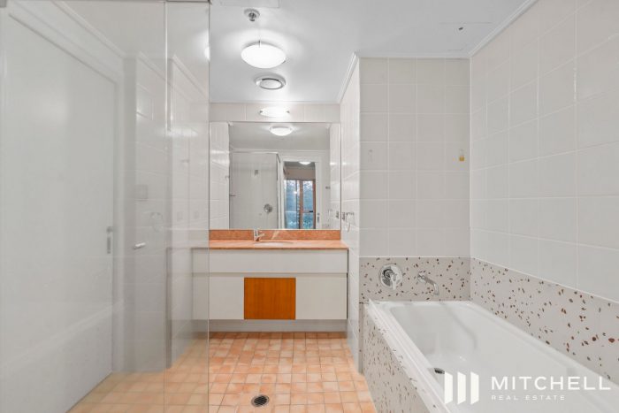Unit 1042/1 Lennie Ave Main Beach QLD 4217 Australia