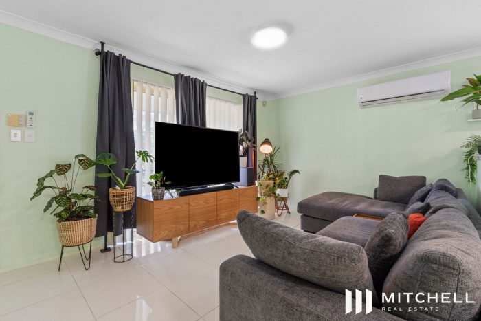 13/15 Monet St Coombabah QLD 4216 Australia