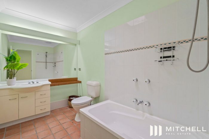 13/15 Monet St Coombabah QLD 4216 Australia