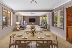 207 Oxley Dr Mittagong NSW 2575 Australia