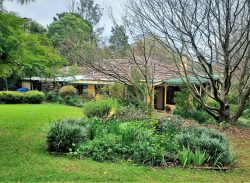 1045 Old Hume Hwy Alpine NSW 2575 Australia