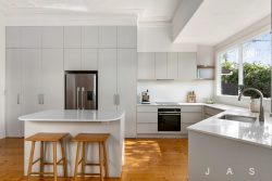 10 Thomson St Seddon VIC 3011 Australia