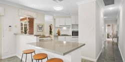 1/15 Windfield Rd Melville WA 6156 Australia