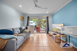 3/55-57 Woodward St Edge Hill QLD 4870 Australia
