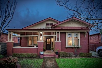 719 Young St Albury NSW 2640 Australia