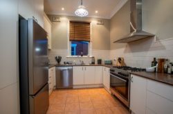 719 Young St Albury NSW 2640 Australia