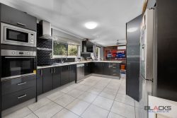 3 Nicole Ct Andergrove QLD 4740 Australia