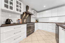 14 Balmoral Ct Frankston South VIC 3199 Australia