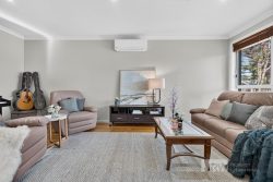 27 Arthur St Wantirna South VIC 3152 Australia