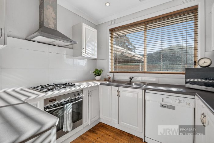 27 Arthur St Wantirna South VIC 3152 Australia