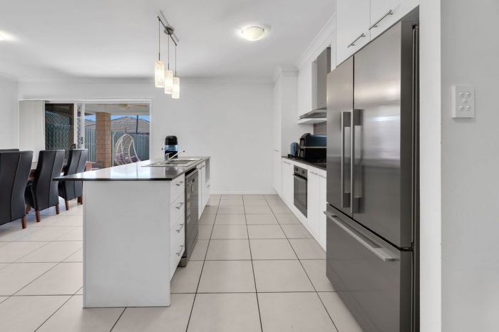 31 Terania Ave Ormeau Hills QLD 4208 Australia