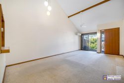 Unit 4/5 Thompson St Victoria Point QLD 4165 Australia