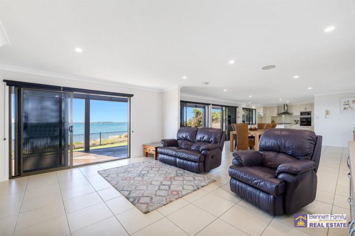 35 Base St Victoria Point QLD 4165 Australia