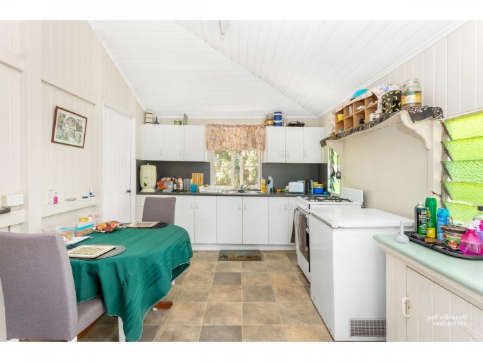 74 Armstrong St Berserker QLD 4701 Australia