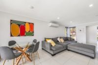 7 Charmian Cres Watanobbi NSW 2259 Australia