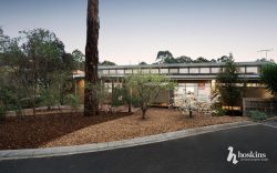 1 Dromsally Rise Warranwood VIC 3134 Australia
