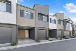 96/9 Ellen St Carina QLD 4152 Australia