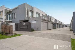 11/176 Marina Quays Boulevard Hope Island QLD 4212 Australia