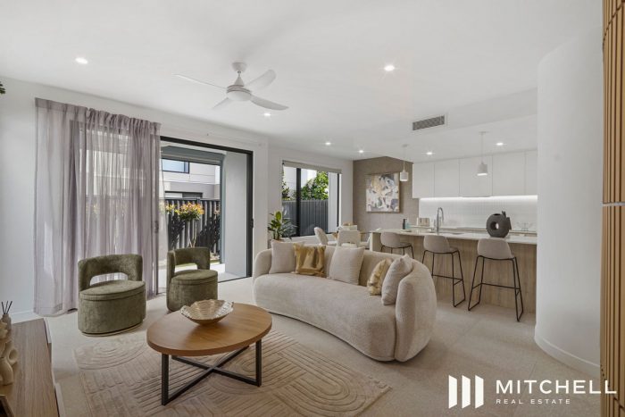11/176 Marina Quays Boulevard Hope Island QLD 4212 Australia