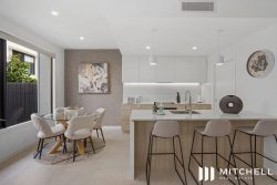 11/176 Marina Quays Boulevard Hope Island QLD 4212 Australia