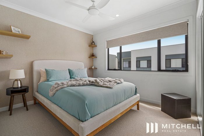 11/176 Marina Quays Boulevard Hope Island QLD 4212 Australia