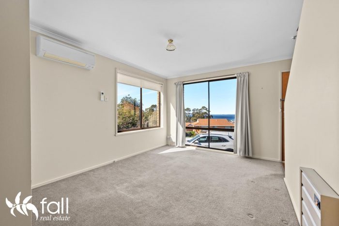 Unit 4/12 Opal Dr Blackmans Bay TAS 7052 Australia