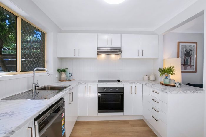 Unit 2/5 Woodford St Holland Park West QLD 4121 Australia