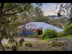 59 Garland Rd Roleystone WA 6111 Australia