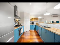 59 Garland Rd Roleystone WA 6111 Australia