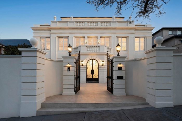 6 Glen Rd Toorak VIC 3142 Australia
