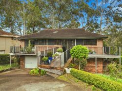 8 Hasluck Dr Watanobbi NSW 2259 Australia