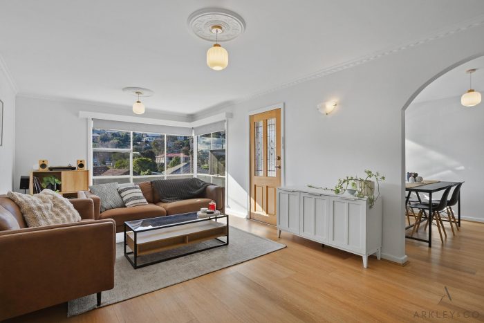 21 Henley St Lindisfarne TAS 7015 Australia