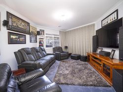 27 Grange Rd Warrnambool VIC 3280 Australia