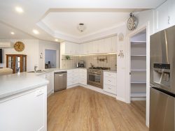 27 Grange Rd Warrnambool VIC 3280 Australia