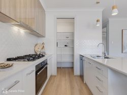 8 Inverness Ave Marion SA 5043 Australia