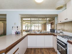 71 Morgan Rd Seville Grove WA 6112 Australia