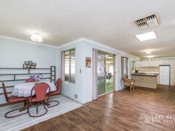 71 Morgan Rd Seville Grove WA 6112 Australia