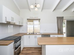 1 Ashley Dr Kelmscott WA 6111 Australia