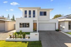 8 Mariner Ct Mountain Creek QLD 4557 Australia