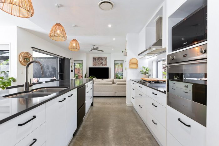8 Mariner Ct Mountain Creek QLD 4557 Australia