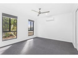 12 Stark Pl Gracemere QLD 4702 Australia