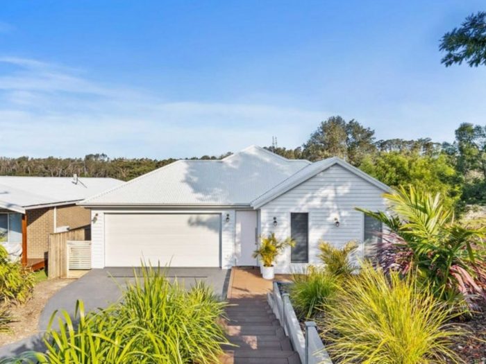 28 Kurrajong Cres Conjola Park NSW 2539 Australia